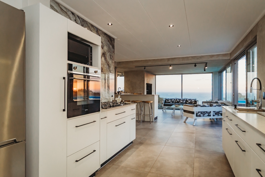 4 Bedroom Property for Sale in Herolds Bay Western Cape